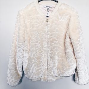 wren & willa fuzzy jacket